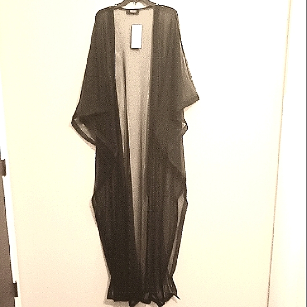 AKIRA Black Maxi Kimono